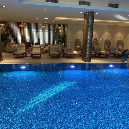 Vila House &